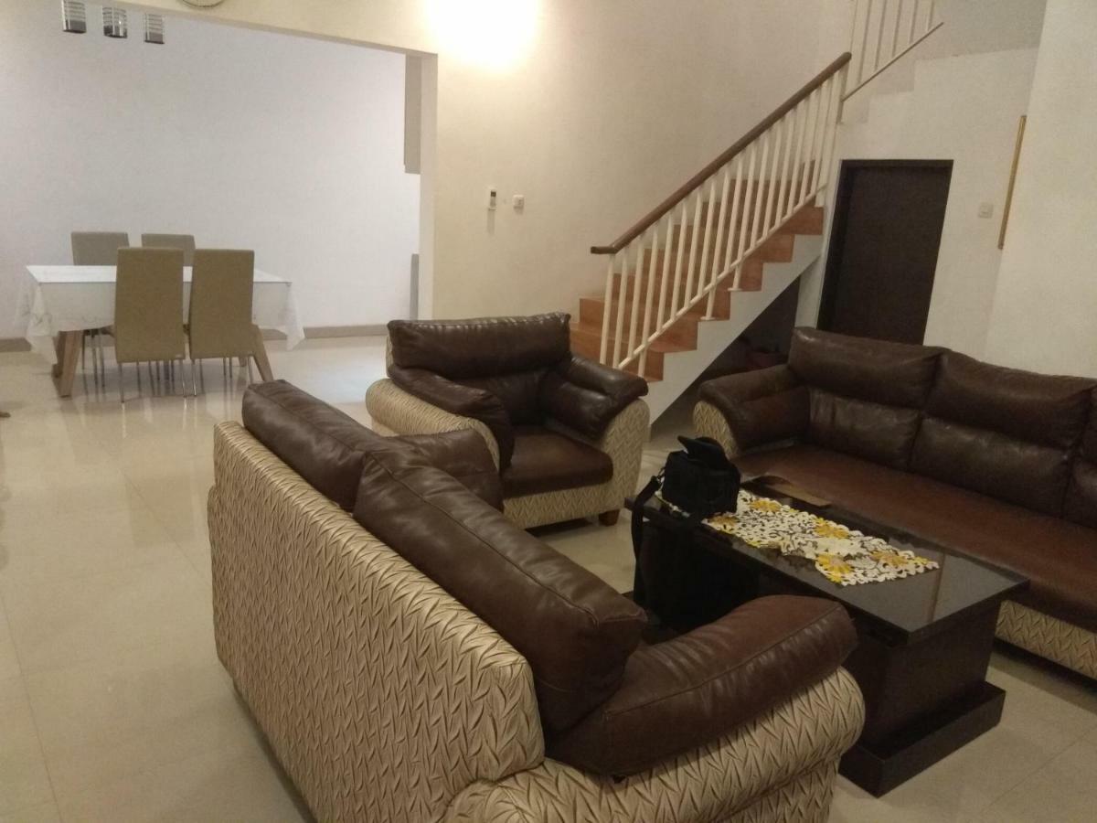 Fams Homestay By Fh Stay Джокякарта Екстериор снимка